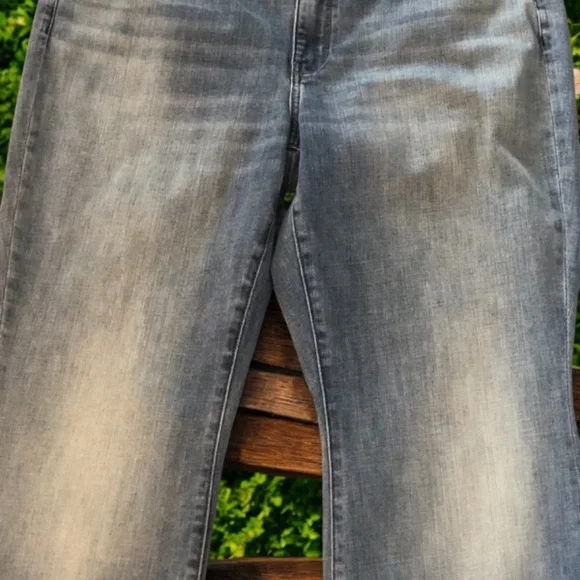 WHBM Curvy Mid-Rise Everyday Soft Boot Jeans size 14 - Picture 7 of 12